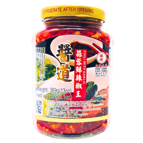 Tải hình ảnh vào trình xem Thư viện, HwaNan Fresh Chilli with Garlic-華南醬道蒜蓉鮮辣椒王-369g-CHIHN101
